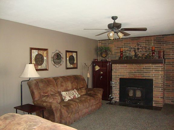 3rd image of 205 Purdy Ave