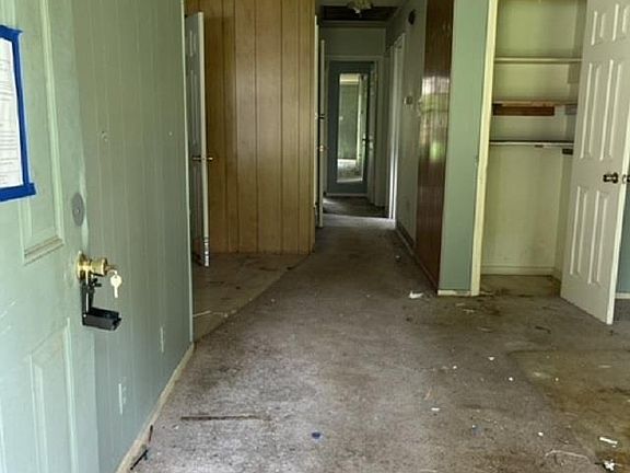 3rd image of 126 Wade Ln