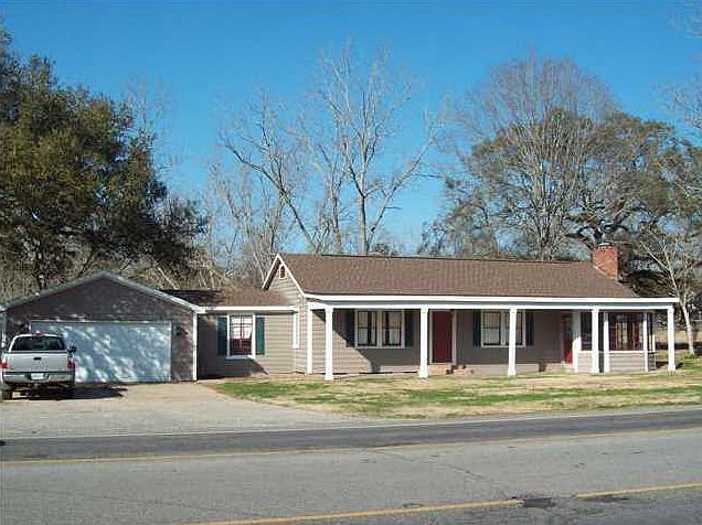 1525 Carmel Dr.