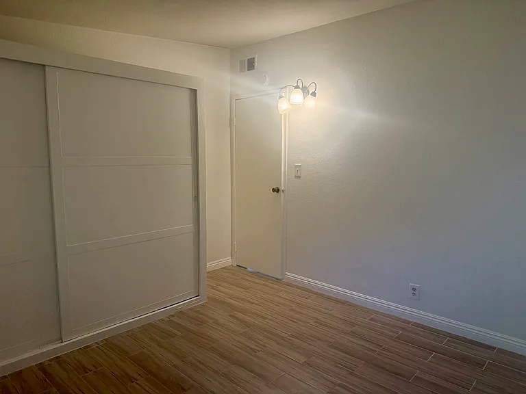 1123 Gravelia St — Photo 14