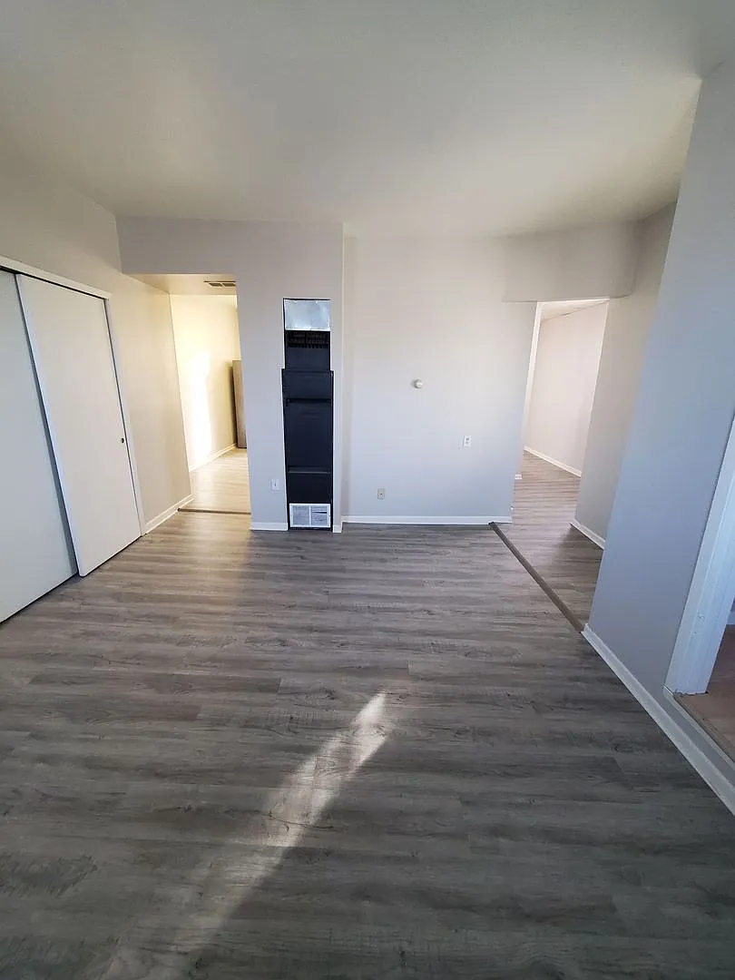 2467 S Burrell St 6 unit — Photo 1