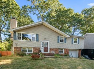 5 Pahaquarry Rd, Hopatcong, NJ 07843