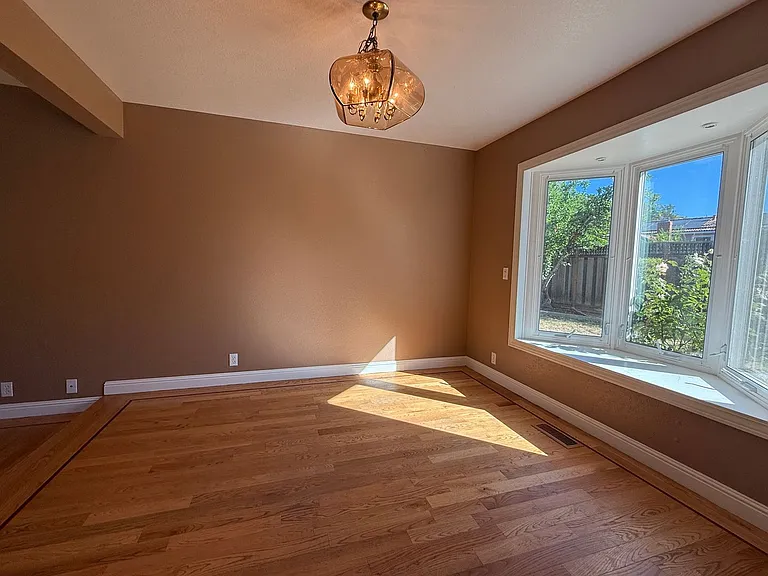 6556 Idlebrook Ct — Photo 13