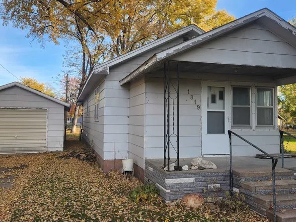 1819 Avenue C, Gothenburg, NE 69138