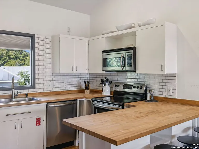 227 Claudia St #3 — Photo 7