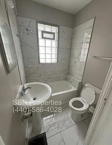 2067 W 101st St #2 Photo 1