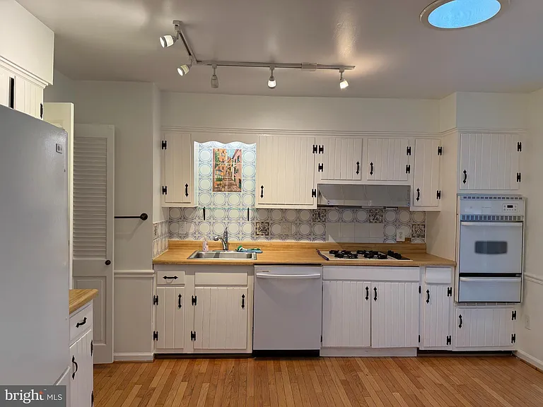 4005 King Arthur Rd — Photo 4