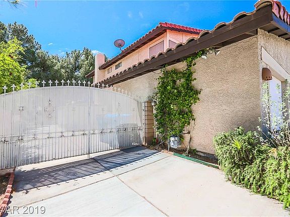 3rd image of 8809 Pesaro Dr