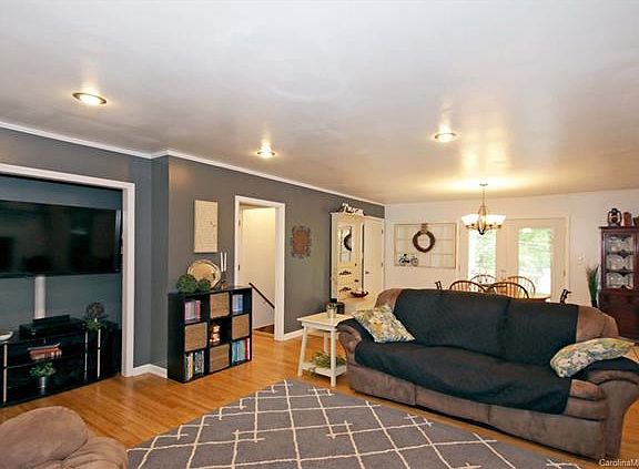 5th image of 180 Kaywood Ln