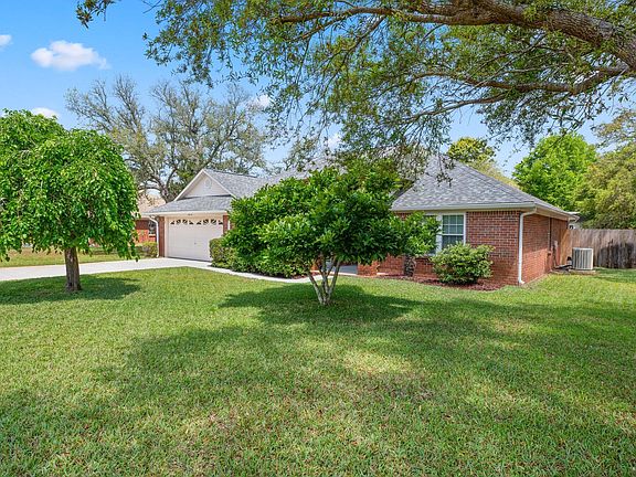 4th image of 2618 Barefoot Creek Cir