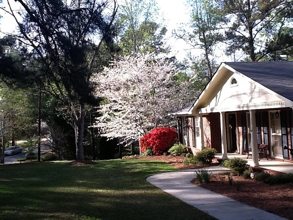 693 Captain Kell Dr photo 1