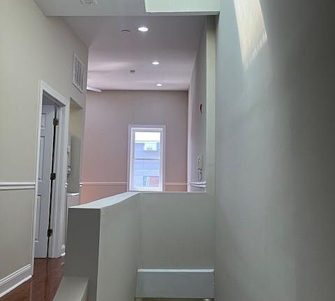3rd image of 923 N 15th St Unit 3
