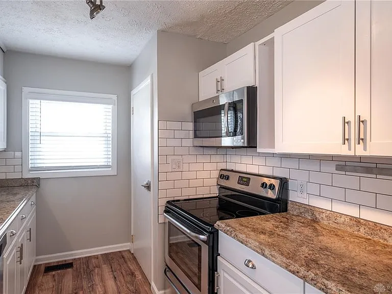 2833 Nacoma Pl — Photo 8