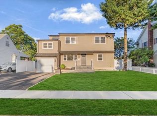 737 Flowerdale Drive, Seaford, NY 11783