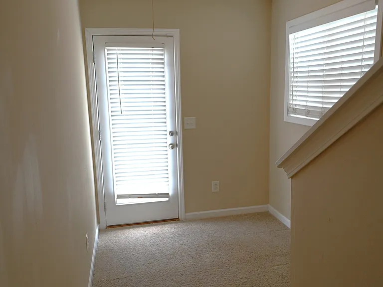 221 Alton Cir — Photo 12