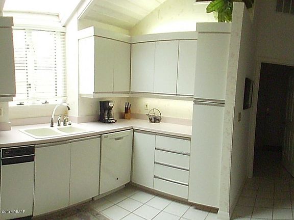 5th image of 657 Saint Andrews Cir
