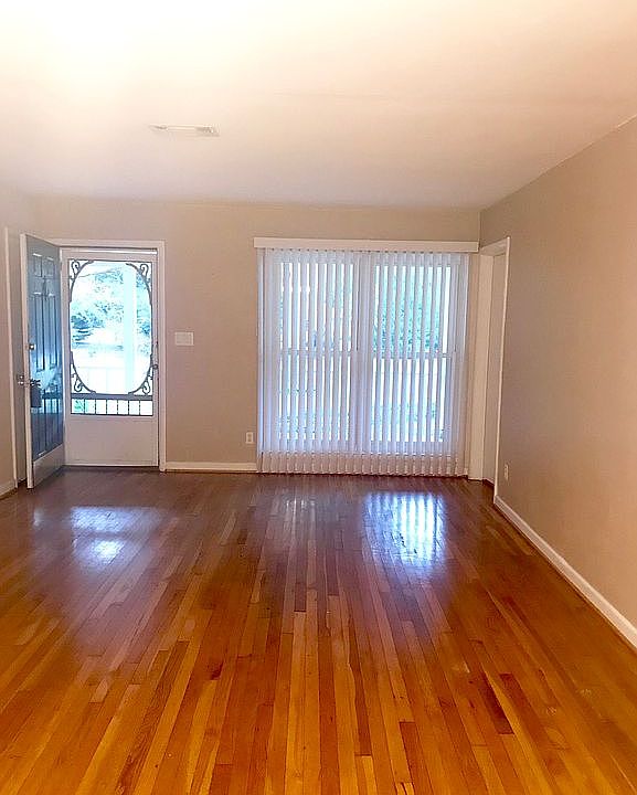 1st image of 300 Valencia St