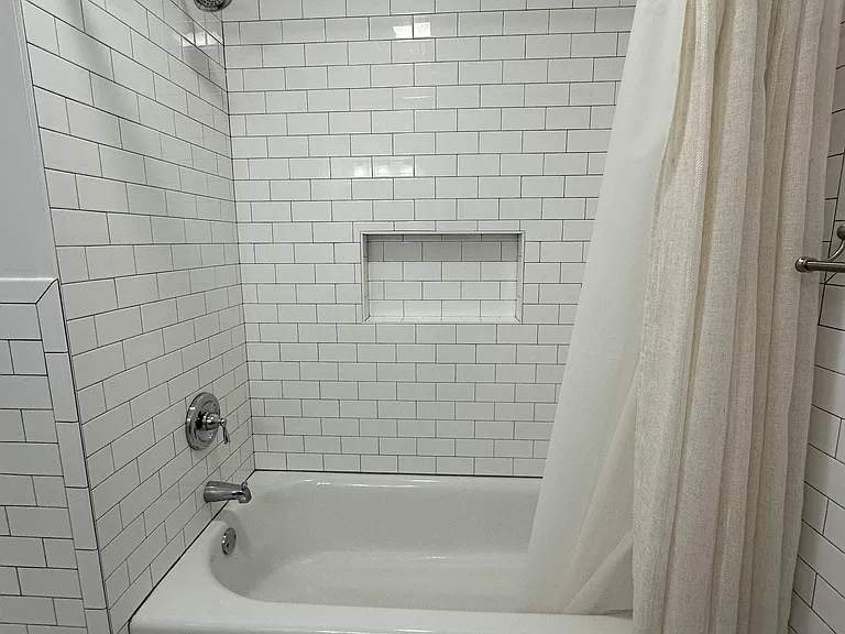 1634 Chesterland Ave — Photo 17