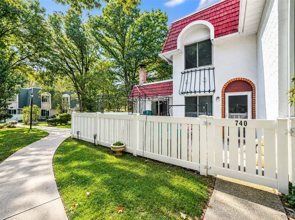 740 Blue Ridge Drive, Medford, NY 11763