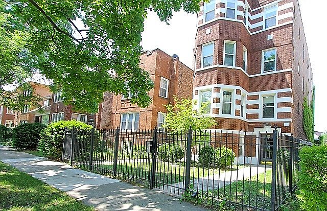 1st image of 20 S Austin Blvd APT 3