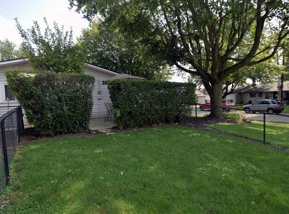 3rd image of 210 Saratoga Dr
