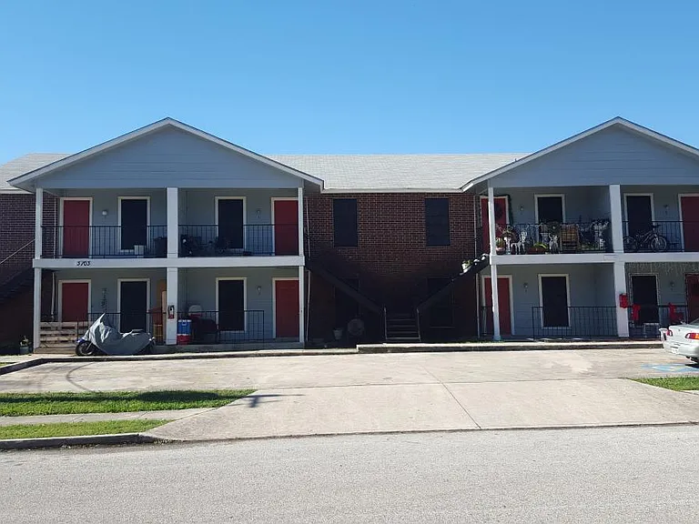 3703 Bremen Ave #3 — Photo 4