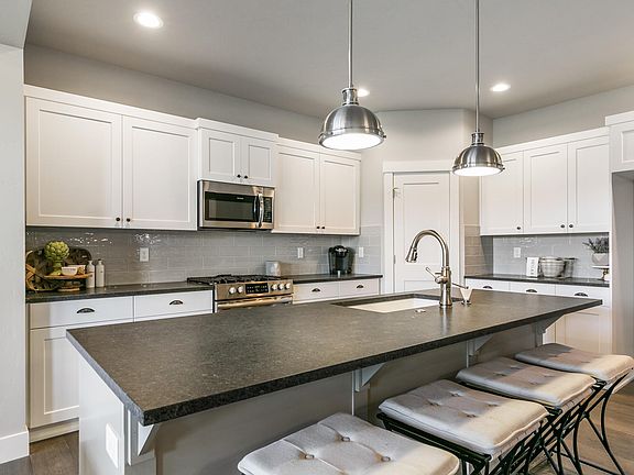4th image of 4330 SW Badger Ave #174