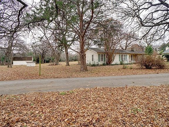 2nd image of 1609 Cherry Ln