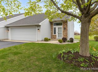 1185 Fairfield Dr, Hudsonville, MI 49426