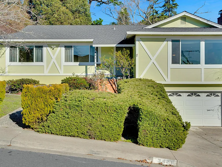 Stewarton Dr — Photo 8