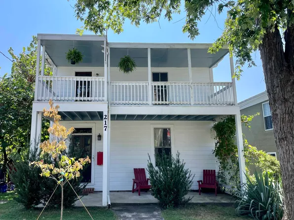 217 9th St NW, Charlottesville, VA 22903