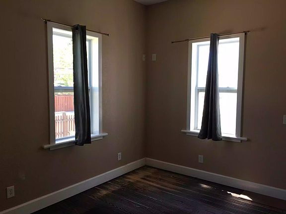 3rd image of 1823 Venetia St