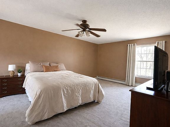 5th image of 294 Brook Rd