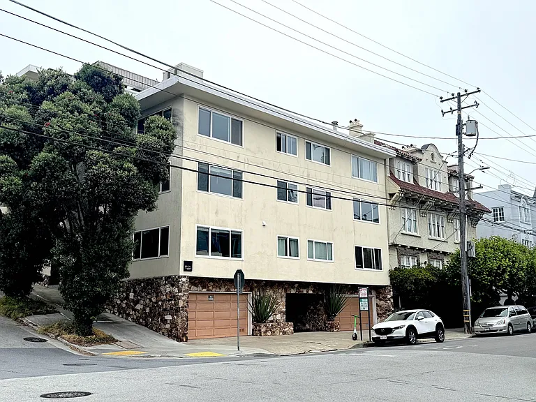 2898 Jackson St — Photo 2