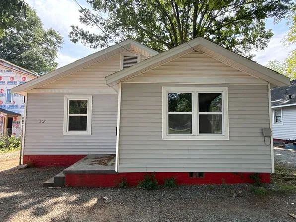 207 Bradford Dr, Charlotte, NC 28208