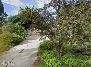 2751 Woodbine Dr, Waterford, MI