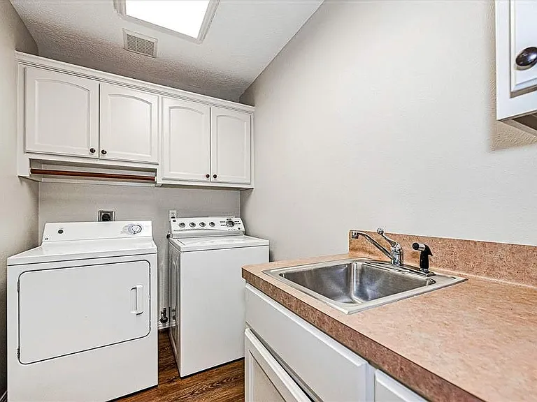 410 Cherry Hills Dr — Photo 5