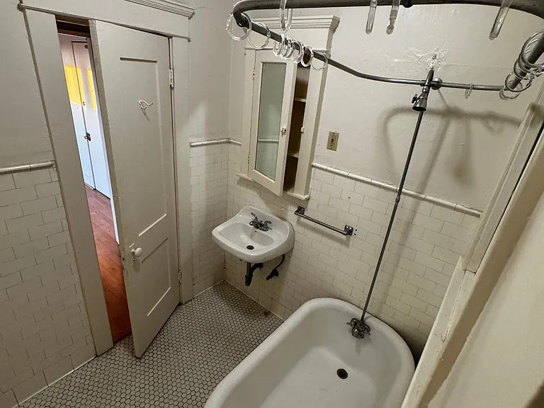 51 Rose Ave — Photo 12