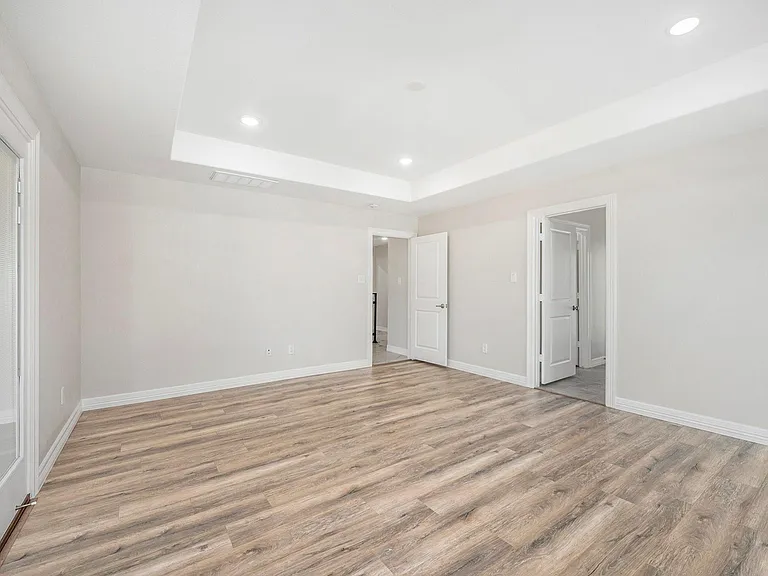 7711 Antoine Dr — Photo 23
