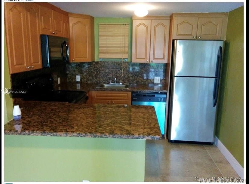 1st image of 8290 Lake Dr APT 118