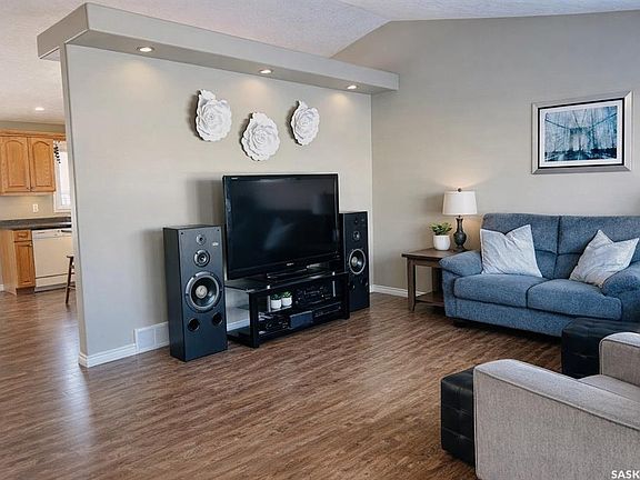 3rd image of 203 3rd AVENUE E