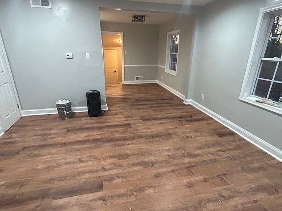 3rd image of 506 Highland Dr