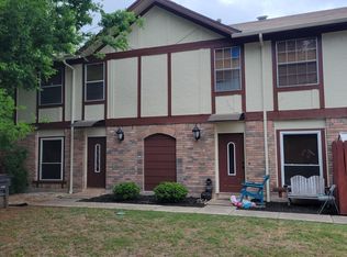 5200 Meadow Fld #4, San Antonio, TX 78250