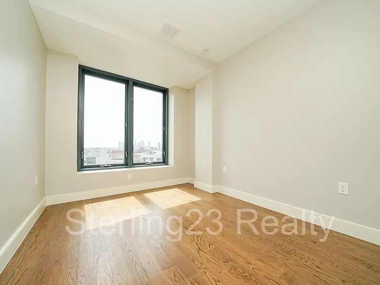 2718 Hoyt Ave S #7D — Photo 8