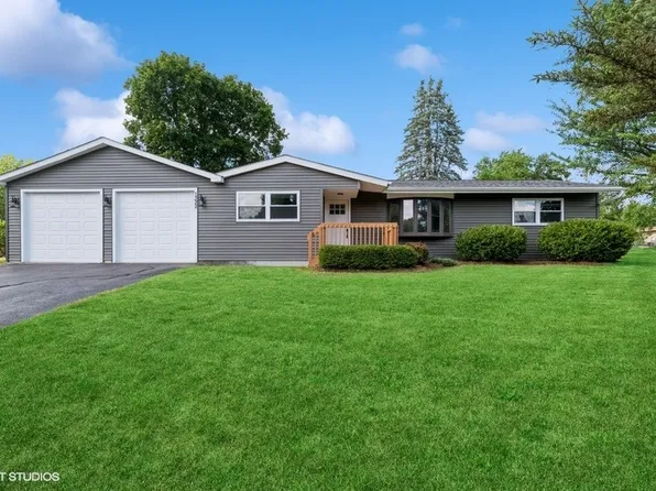 1322 Oeffling Dr, McHenry, IL 60051