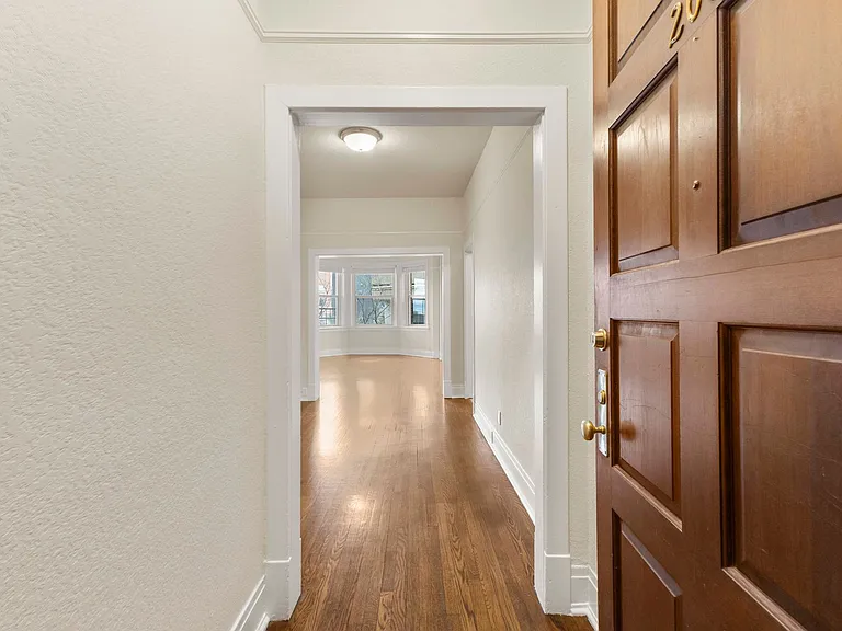 The New Carroll Apartments — Photo 21