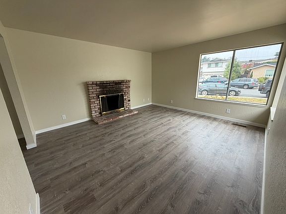 2nd image of 3006 Vera Ln
