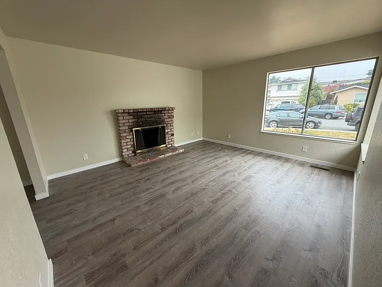 3006 Vera Ln — Photo 2