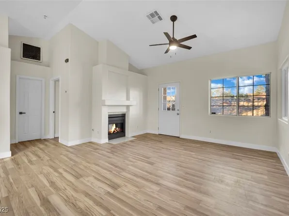1620 N Torrey Pines Dr Unit 203, Las Vegas, NV 89108