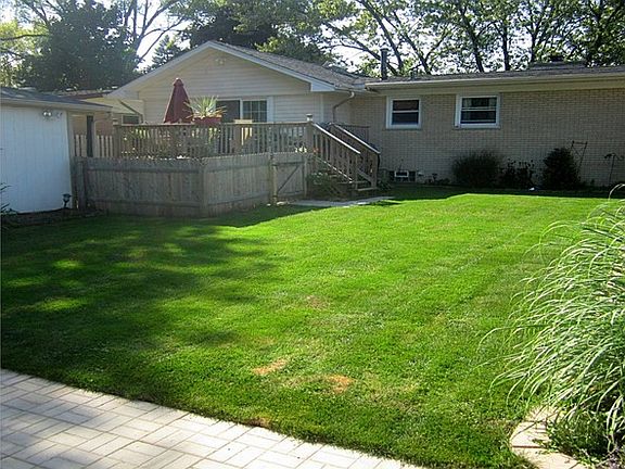 2nd image of 447 W Arquilla Dr